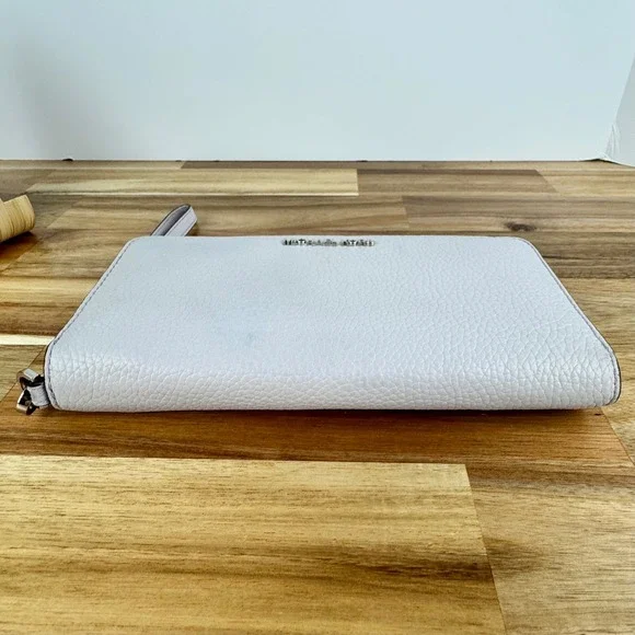 Michael Kors Wallet‎ Wristlet Lavender Pebbled Leather Zip Around